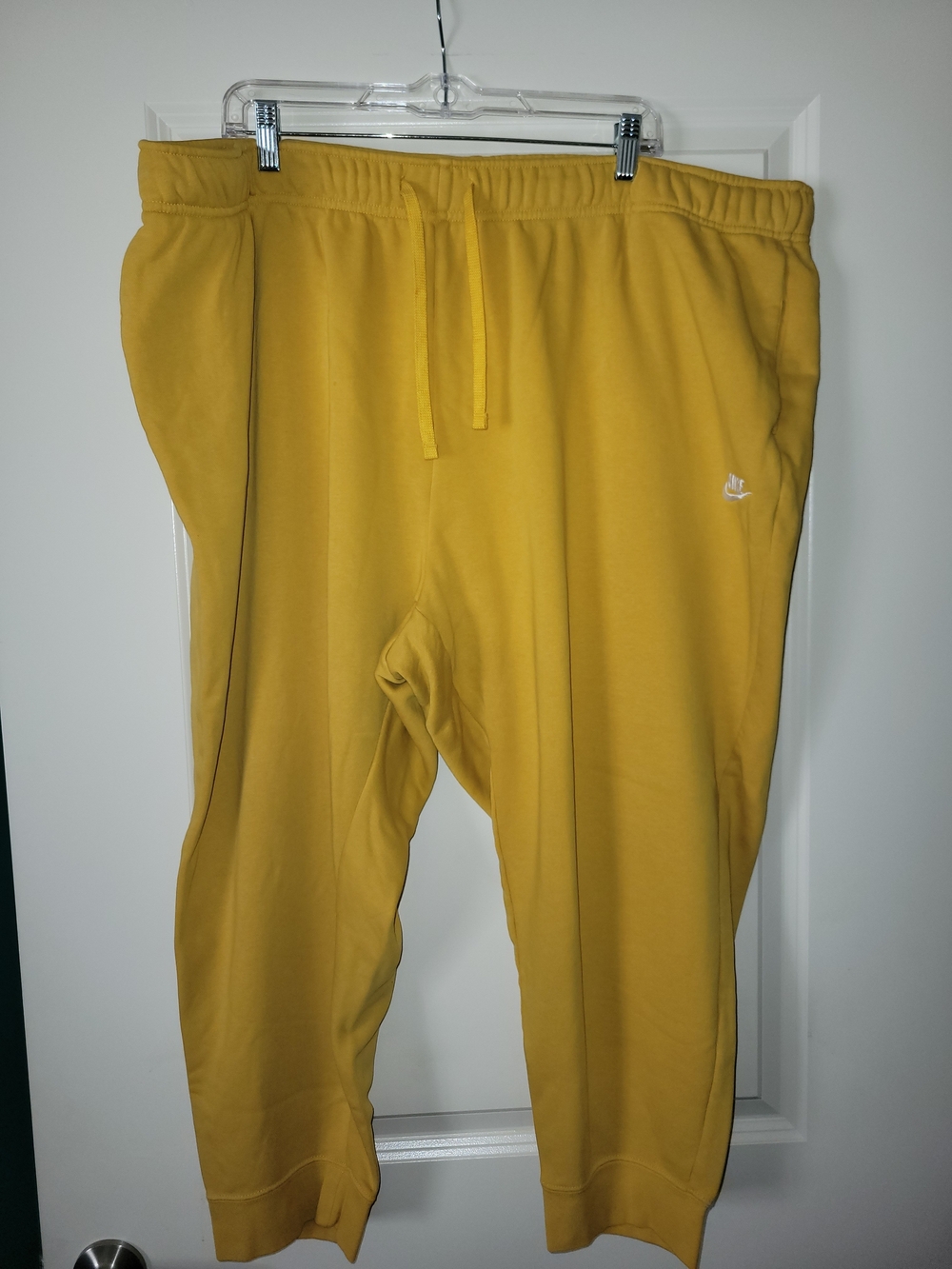 Nike Women's Plus Mustard Yellow Jogger Sweatpants